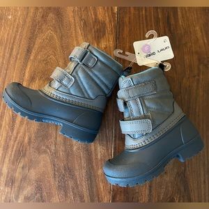 NWT Carter’s Toddler Snow Boots
